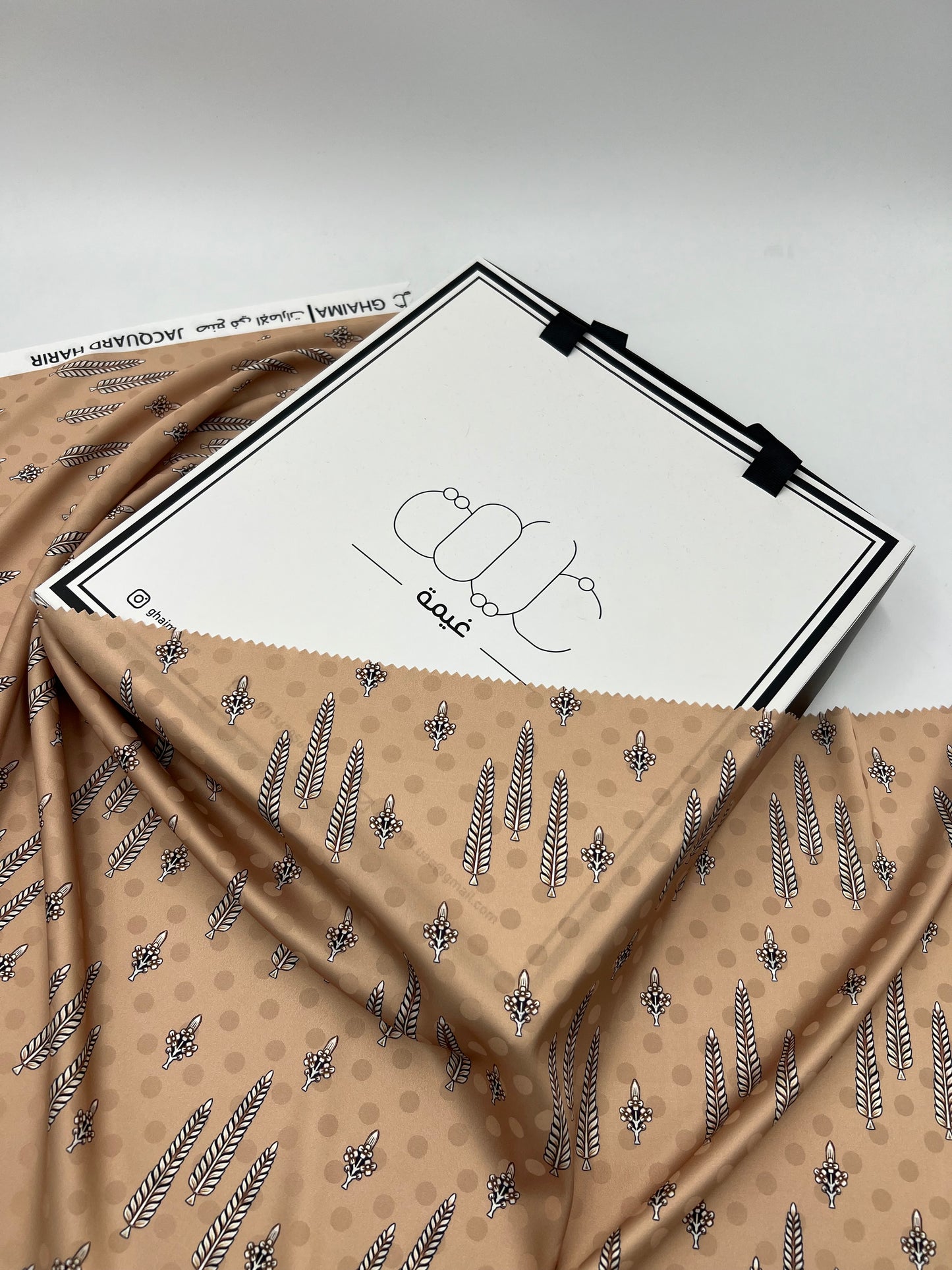 قماش حرير جاكار فاخر | Jacquard Silk Fabric – غيمة Ghaimah